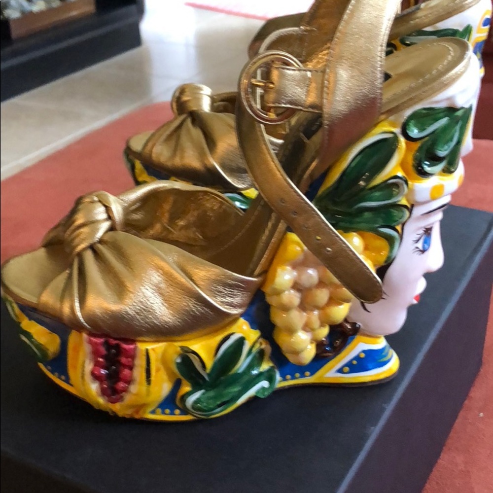 DOLCE AND GABBANA RUNWAY SHOES